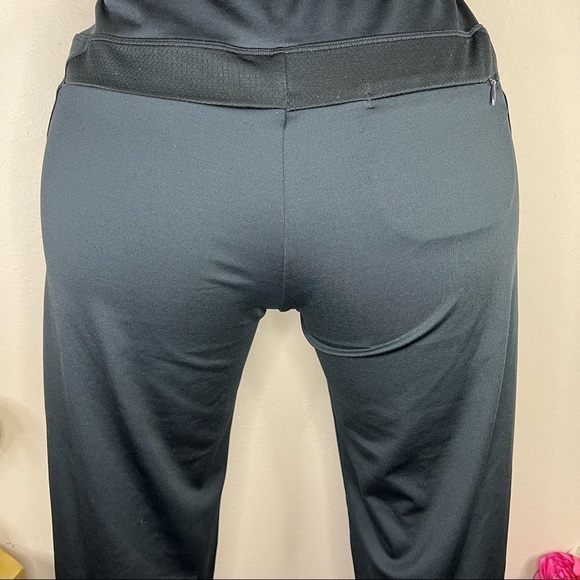 M Under Armour Black Wide Leg Capri Pants Activewear Athletic Stretch 8 10 - Picture 6 of 11